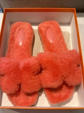 Hermes Oran Pink Fur Sandals